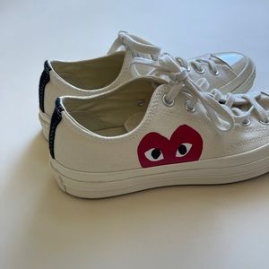 COMME des GARÇONS PLAY X CONVERSE Chuck Taylor Low Top Sneaker M8/W10